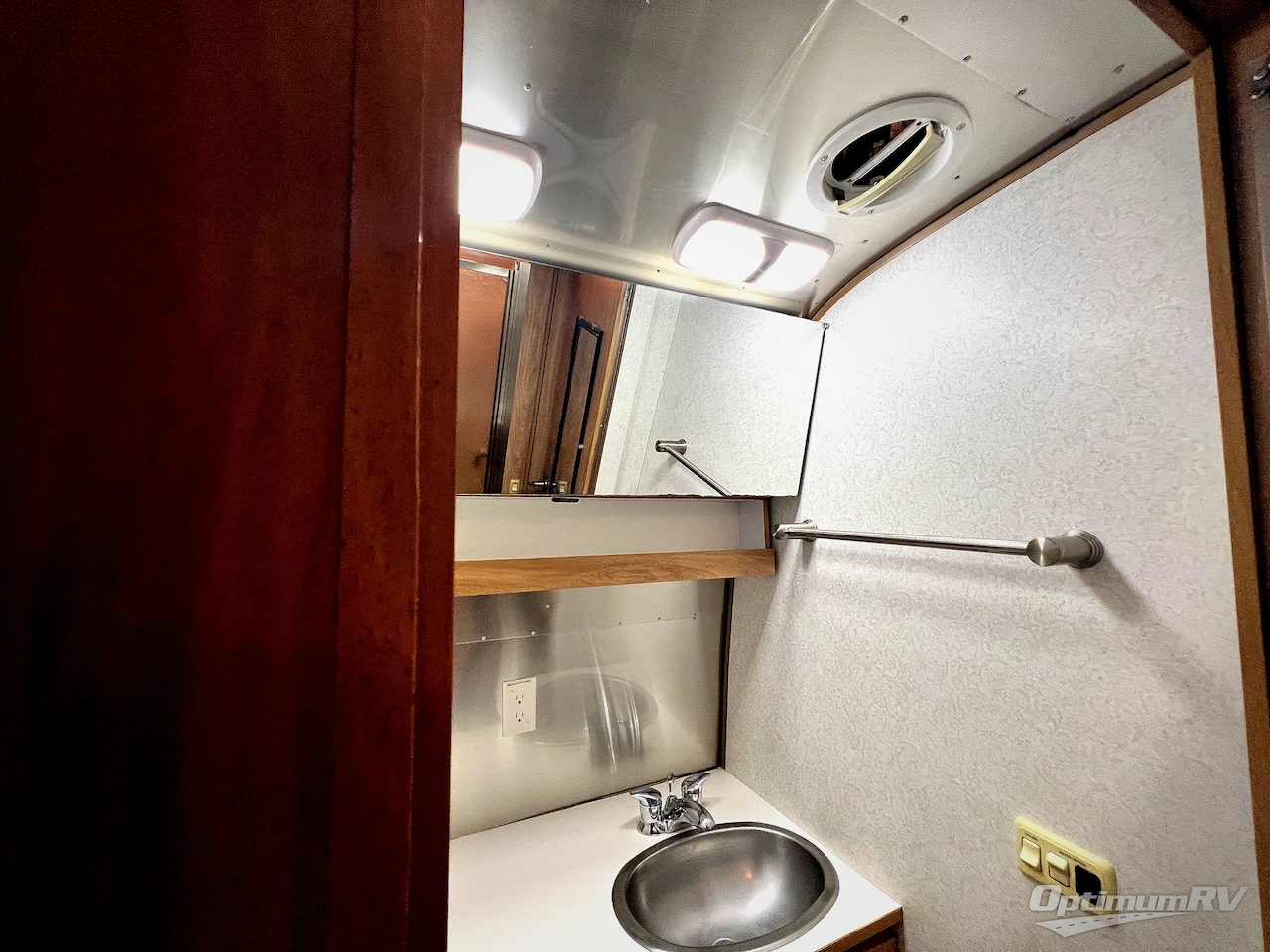 2007 Airstream Safari Special Edition 27 FB Photo 13