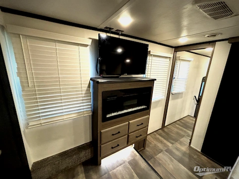 2022 CrossRoads Cameo CE3891MK RV Photo 3