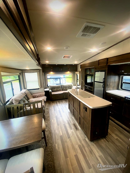 2019 Dutchmen Astoria 3273MBF RV Photo 1