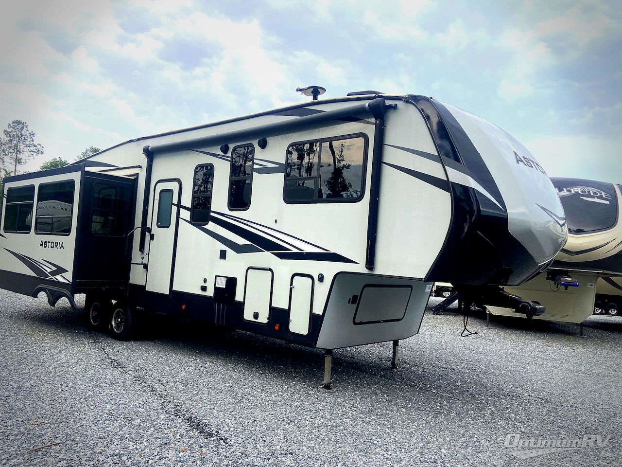 2019 Dutchmen Astoria 3273MBF Photo 3