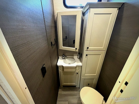 2022 VanLeigh Beacon 41LKB RV Photo 3