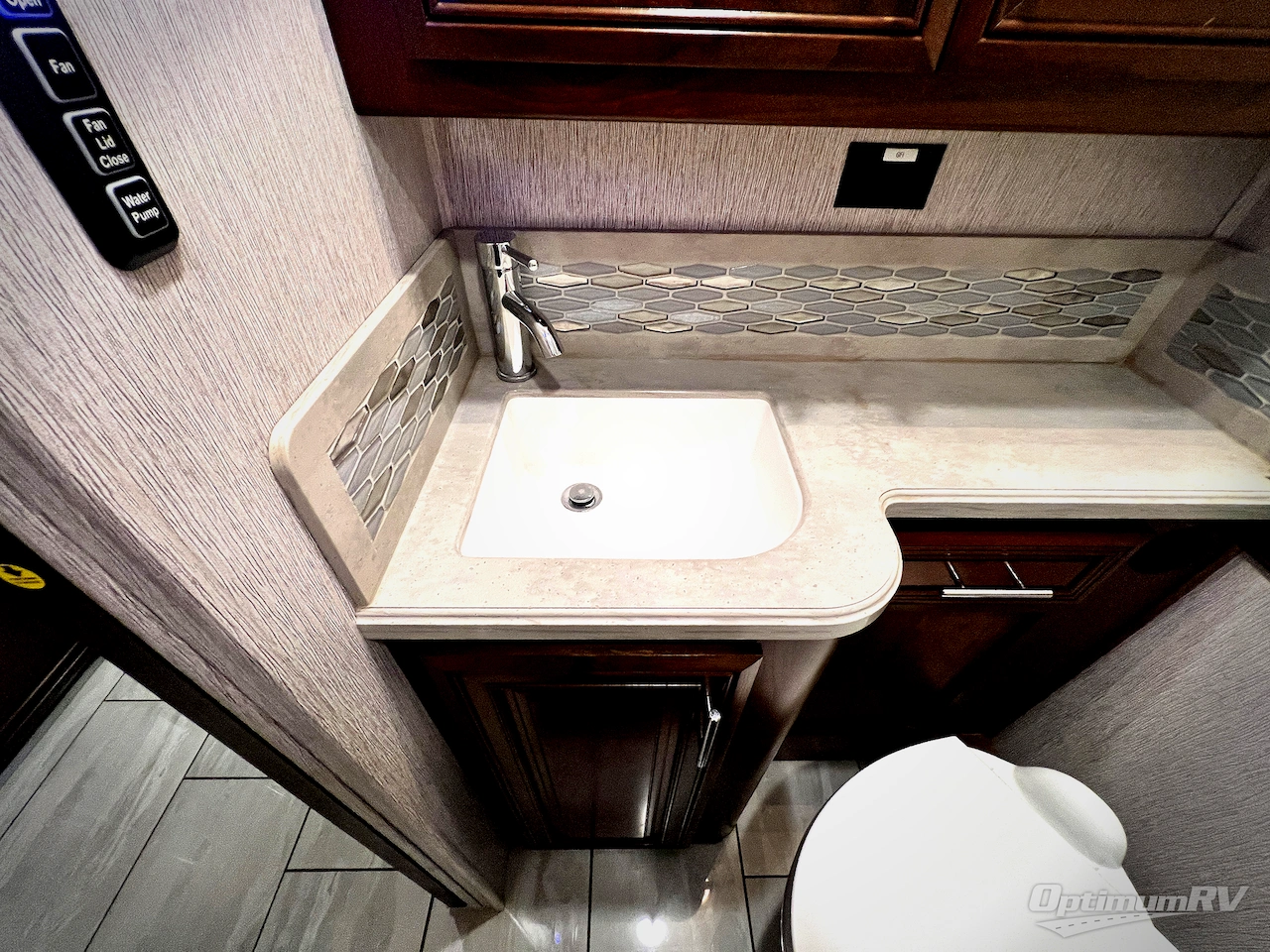 2021 Forest River Berkshire 40E Photo 23