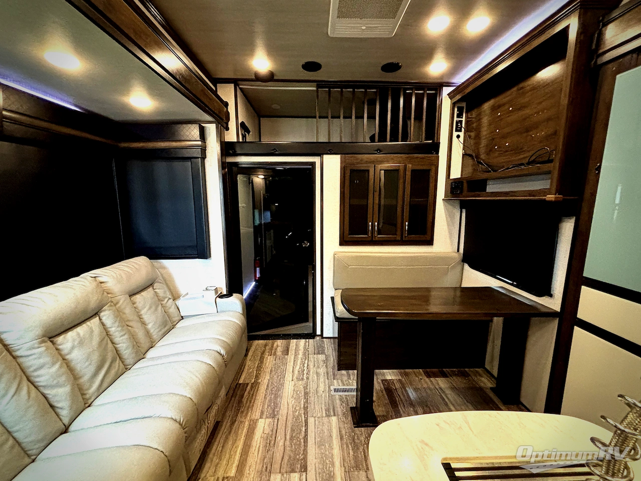 2021 Dutchmen Voltage 3635 Photo 4