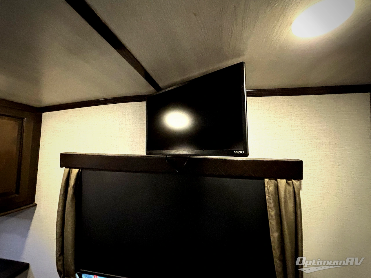 2021 Dutchmen Voltage 3635 Photo 9