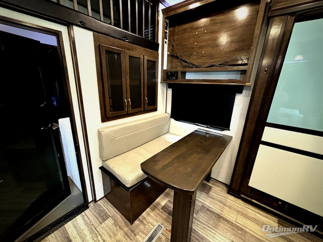 2021 Dutchmen Voltage 3635 Photo 15