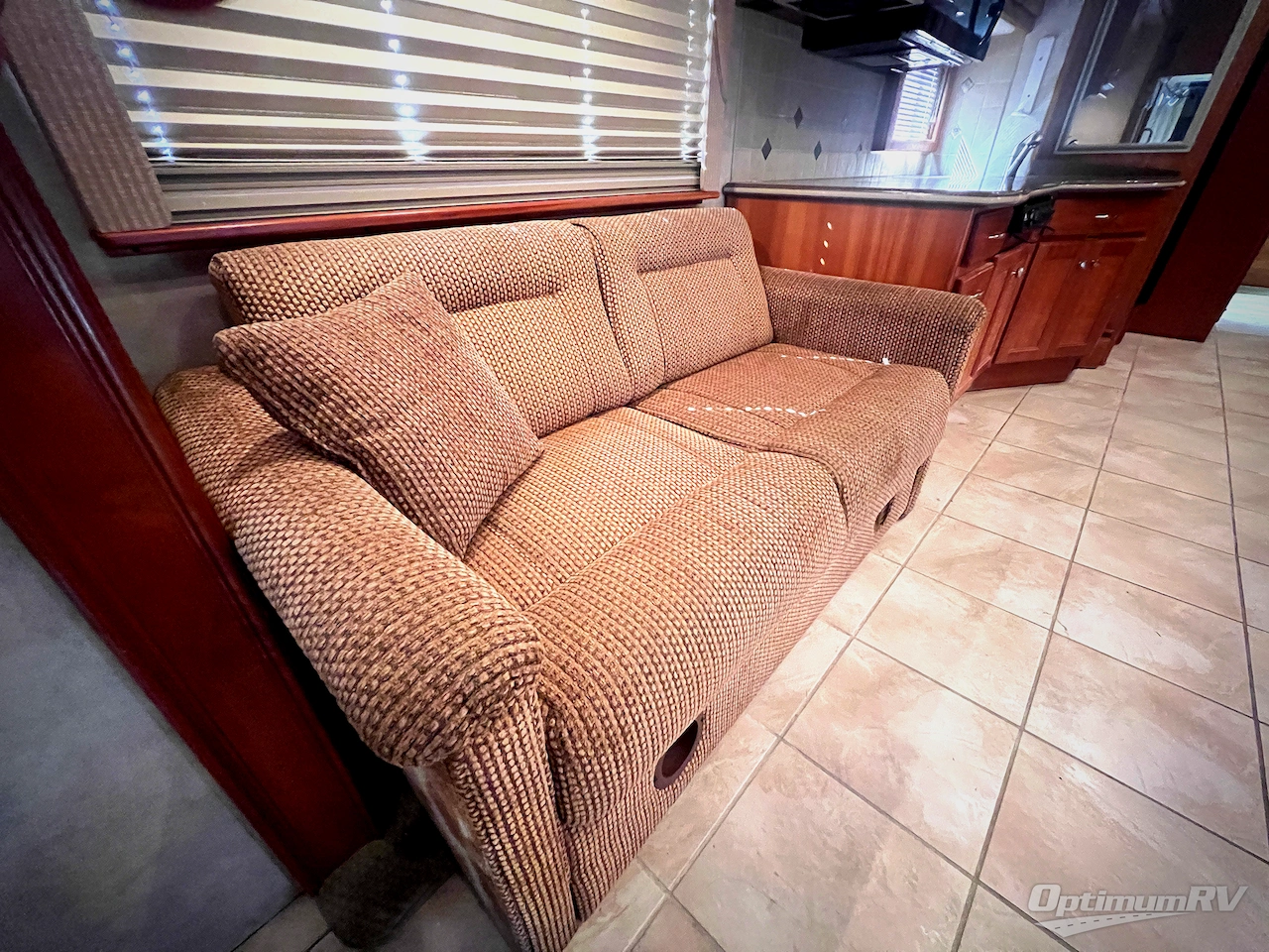 2005 Country Coach Allure 430 Hood River 400 Photo 18