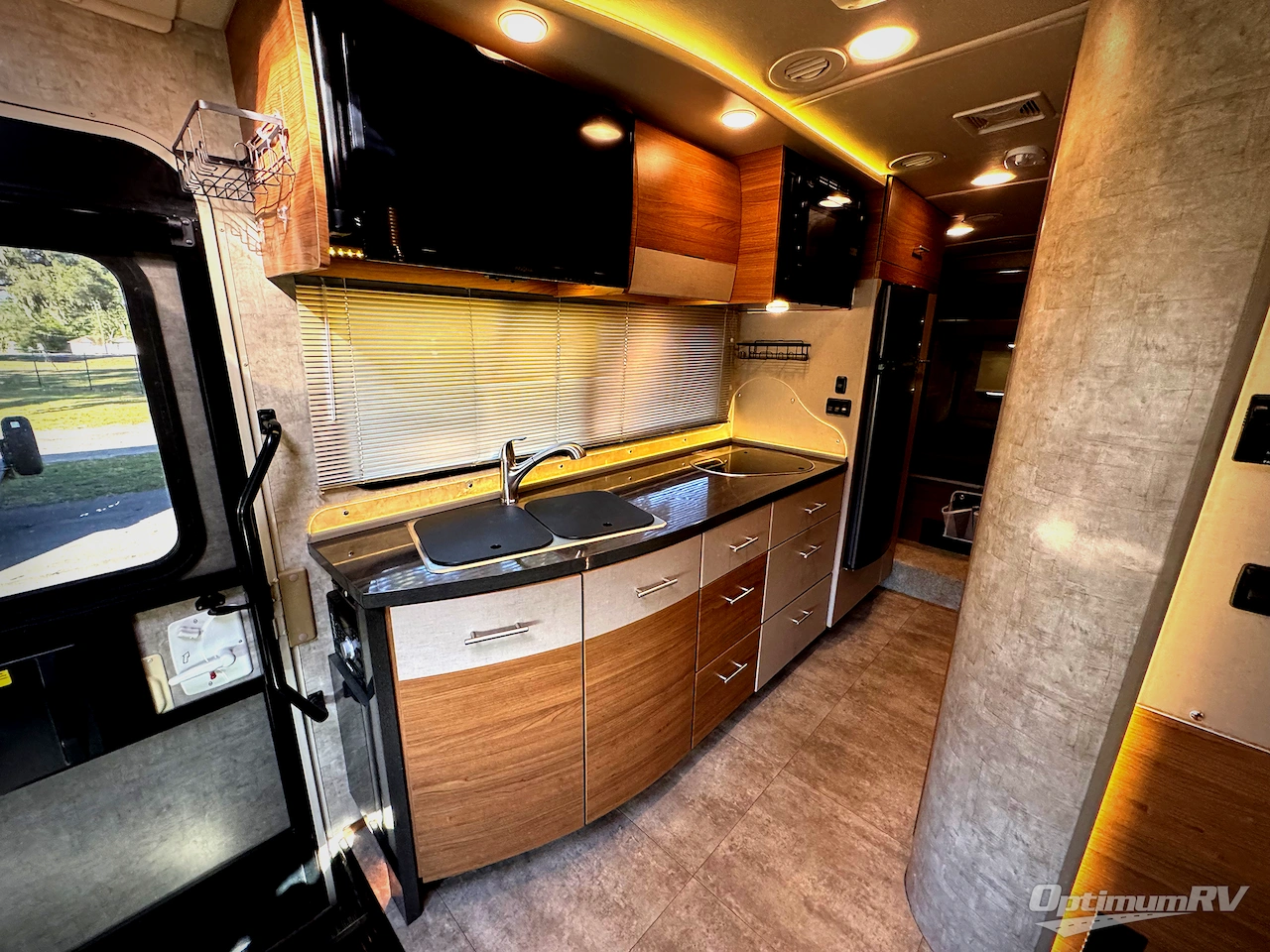2015 Winnebago View 24G Photo 12