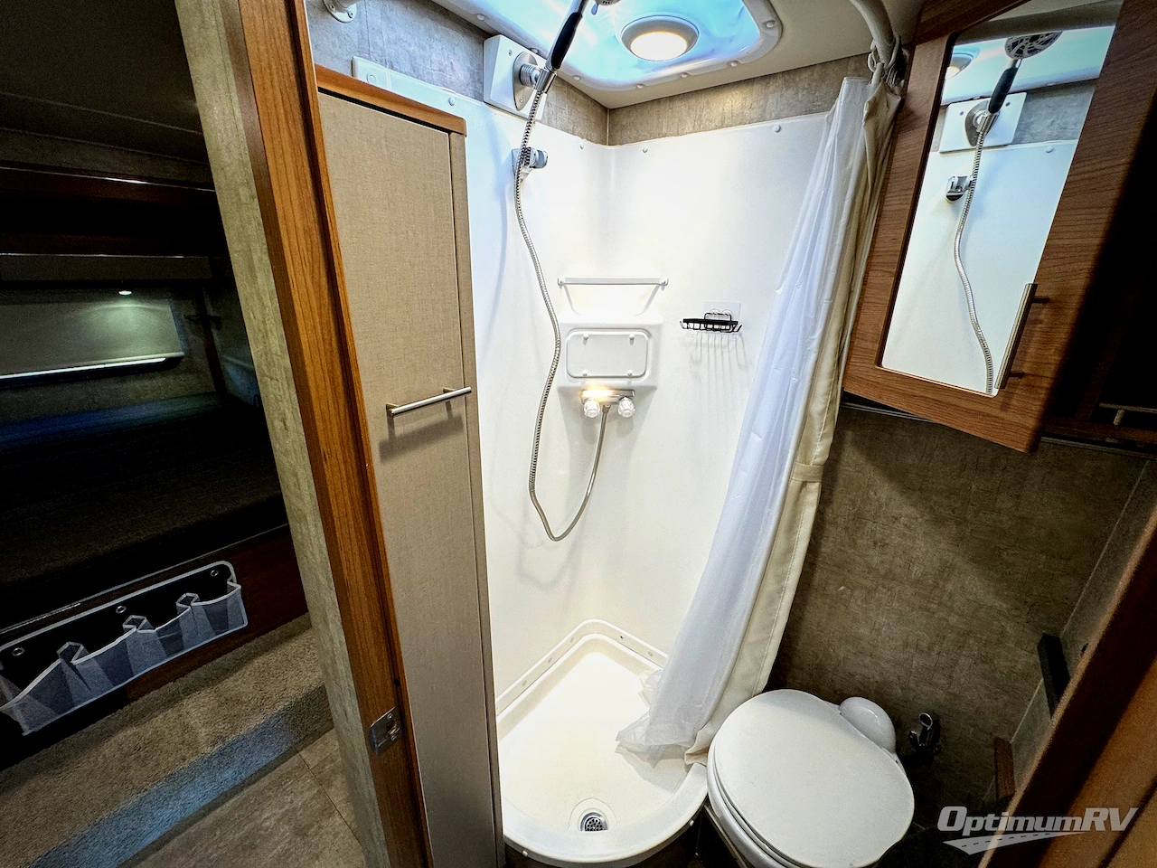 2015 Winnebago View 24G Photo 16