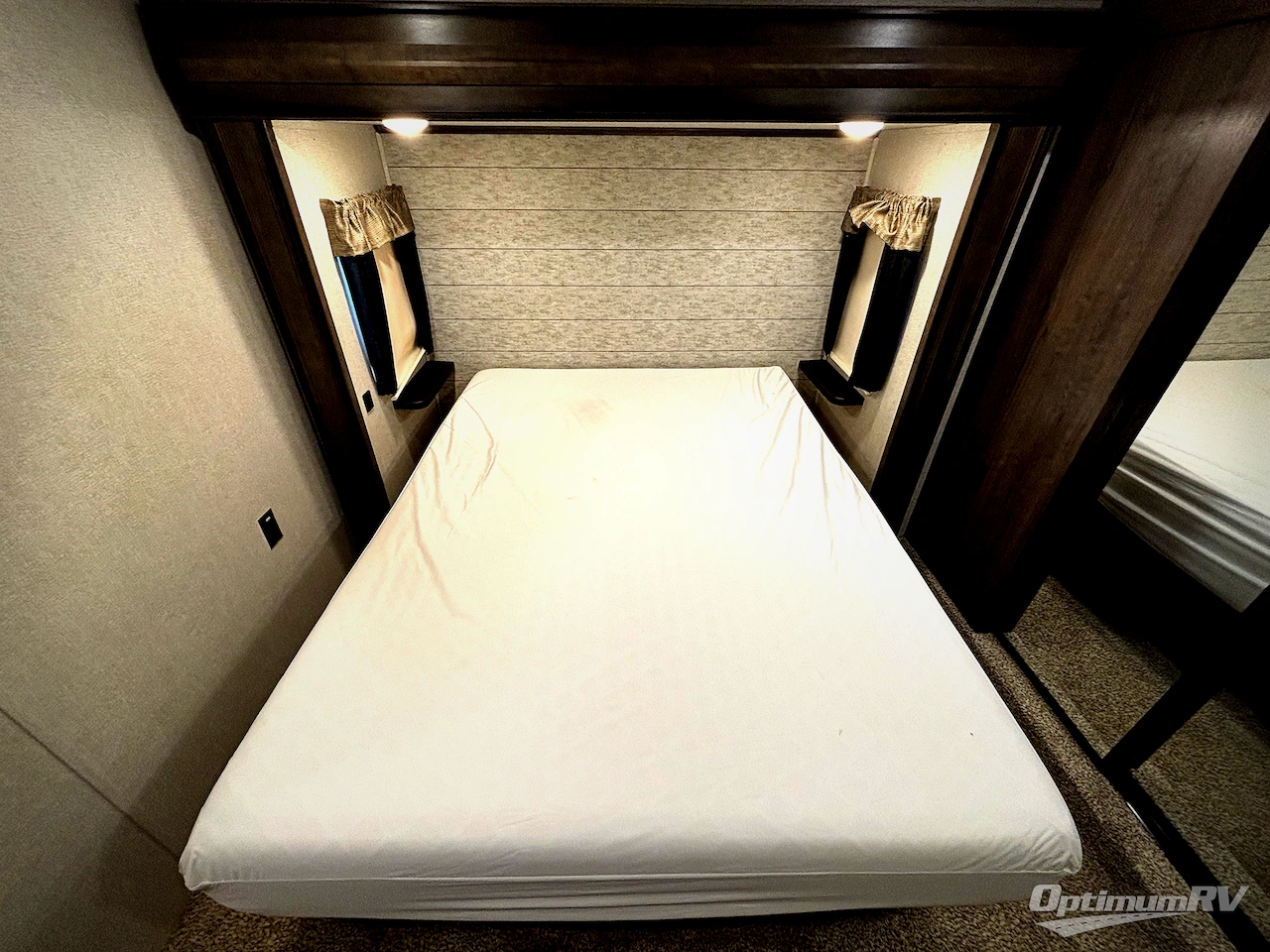 2019 Keystone Montana High Country 385BR Photo 9