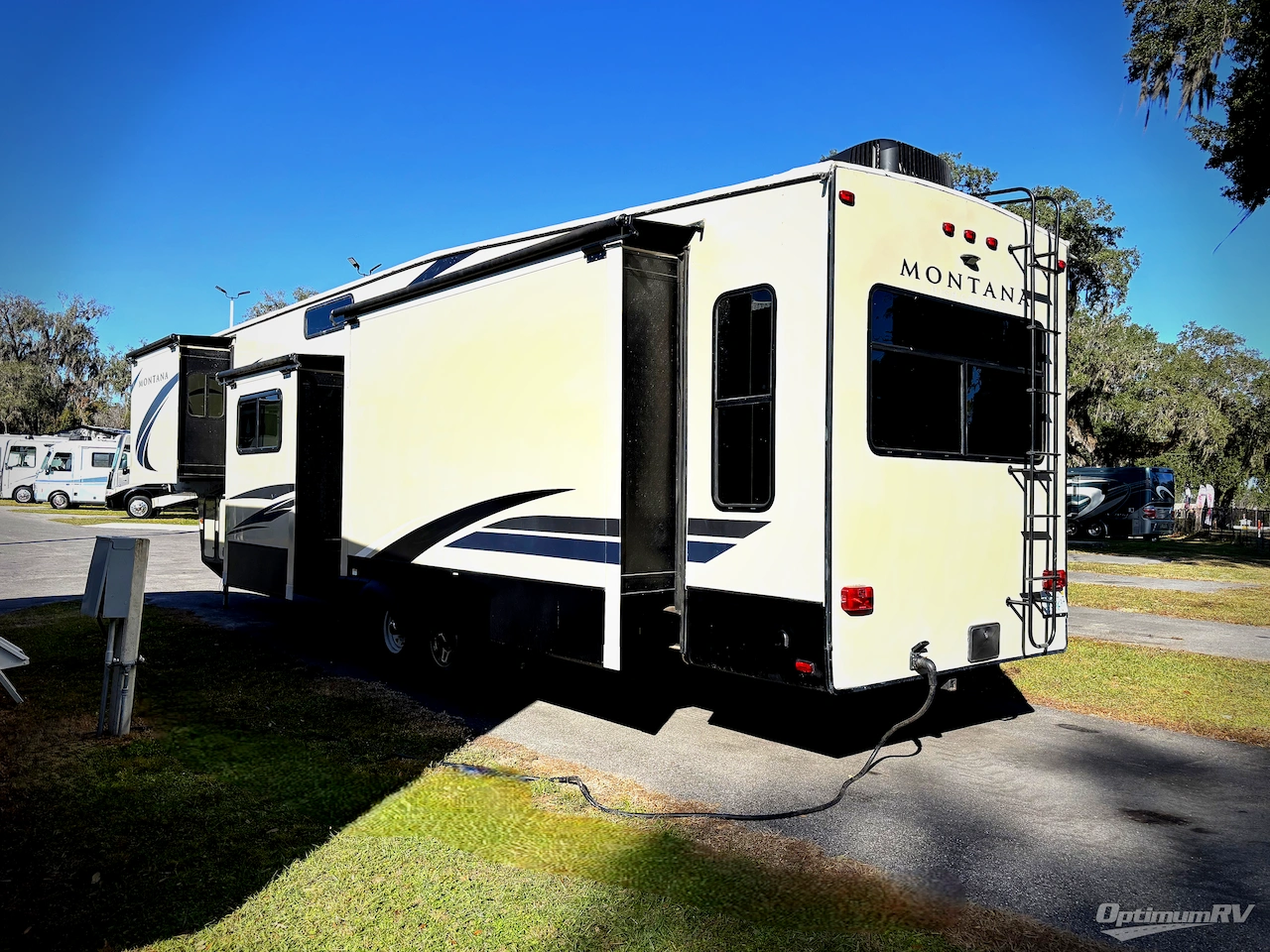 2019 Keystone Montana High Country 385BR Photo 3