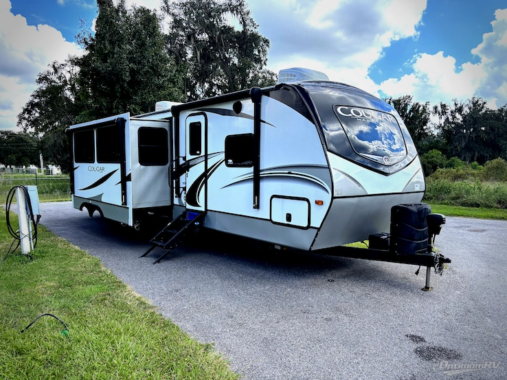 2020 Keystone Cougar Half-Ton 34TSB RV Photo 1