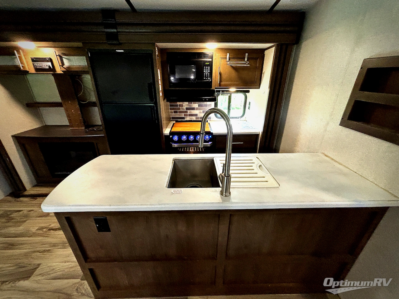 2020 Keystone Cougar Half-Ton 34TSB Photo 6