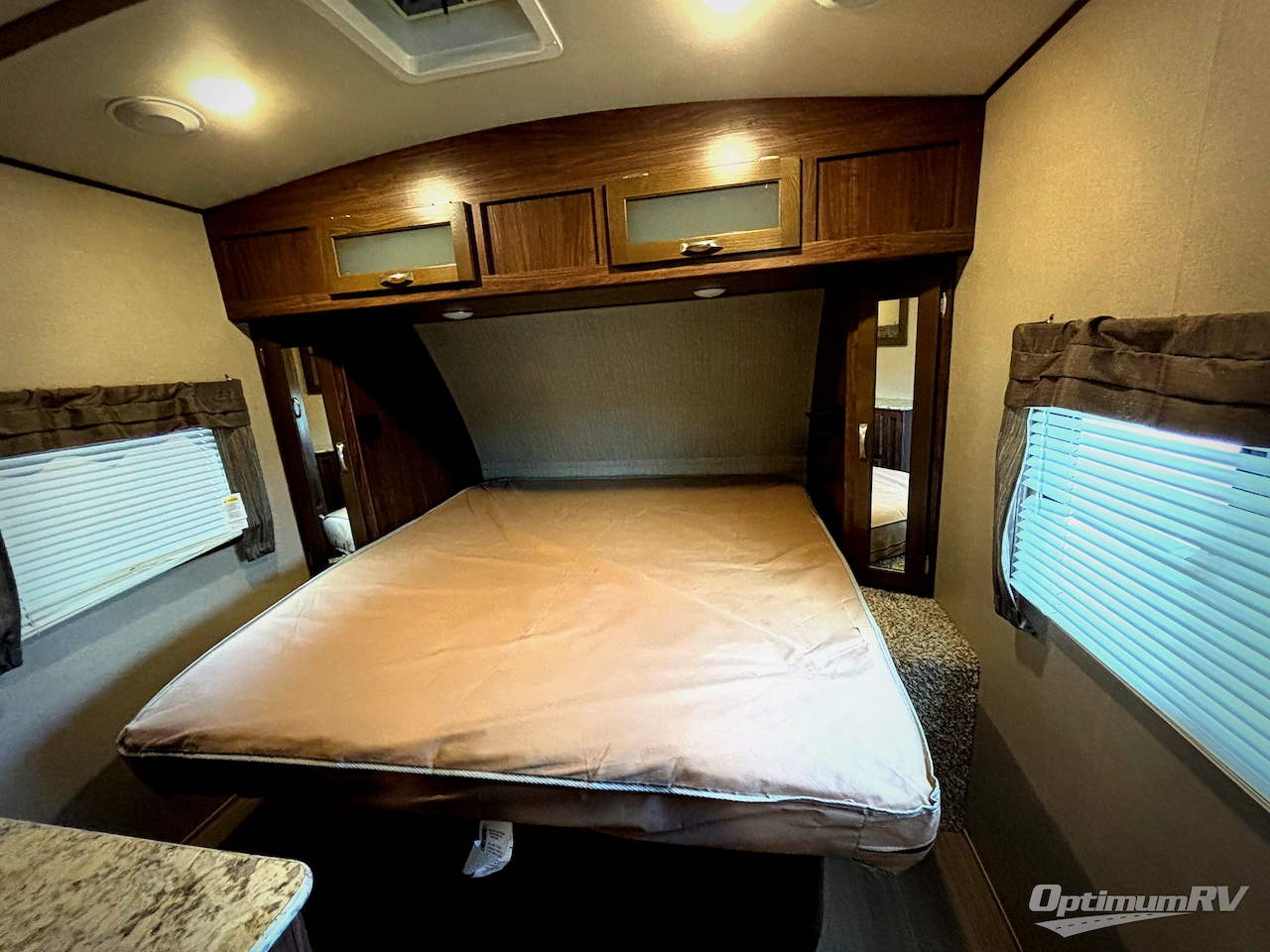 2017 Dutchmen Aerolite Luxury Class 294RKSS Photo 6