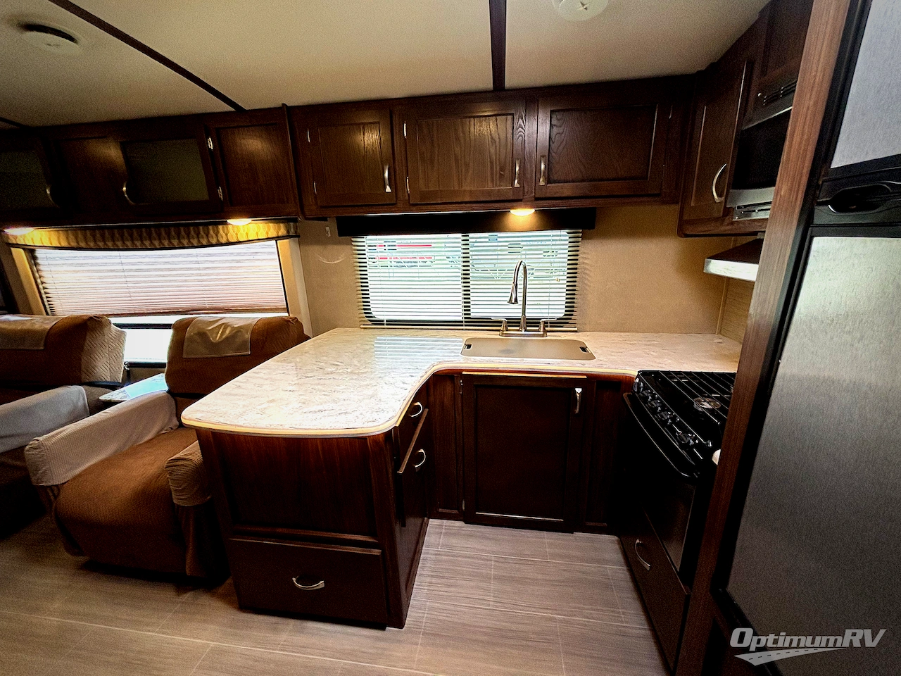 2017 Dutchmen Aerolite Luxury Class 294RKSS Photo 10