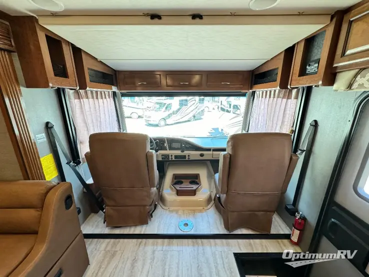 2018 Fleetwood Storm 32B RV Photo 1