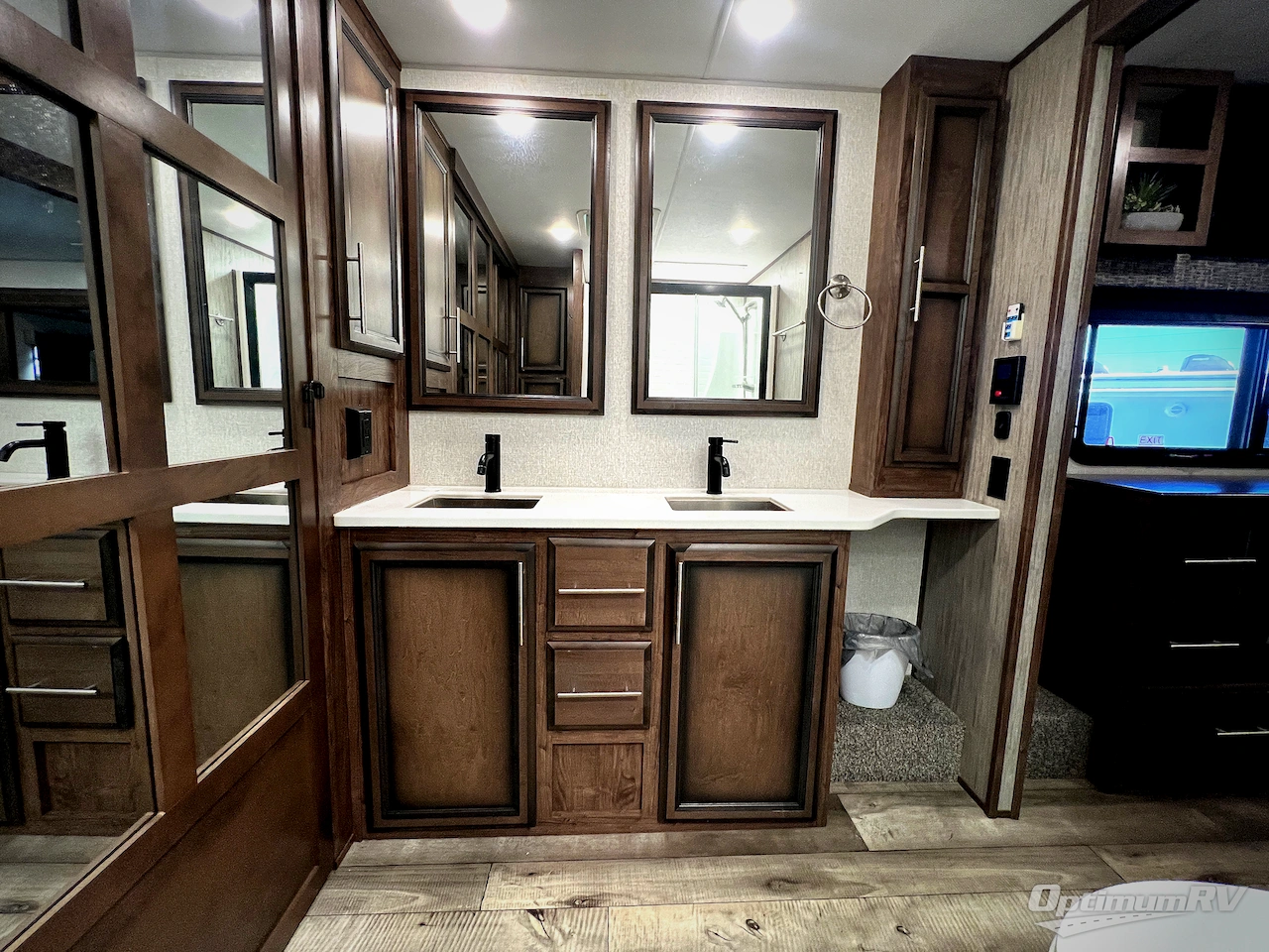 2021 KZ Durango Gold G366FBT Photo 23