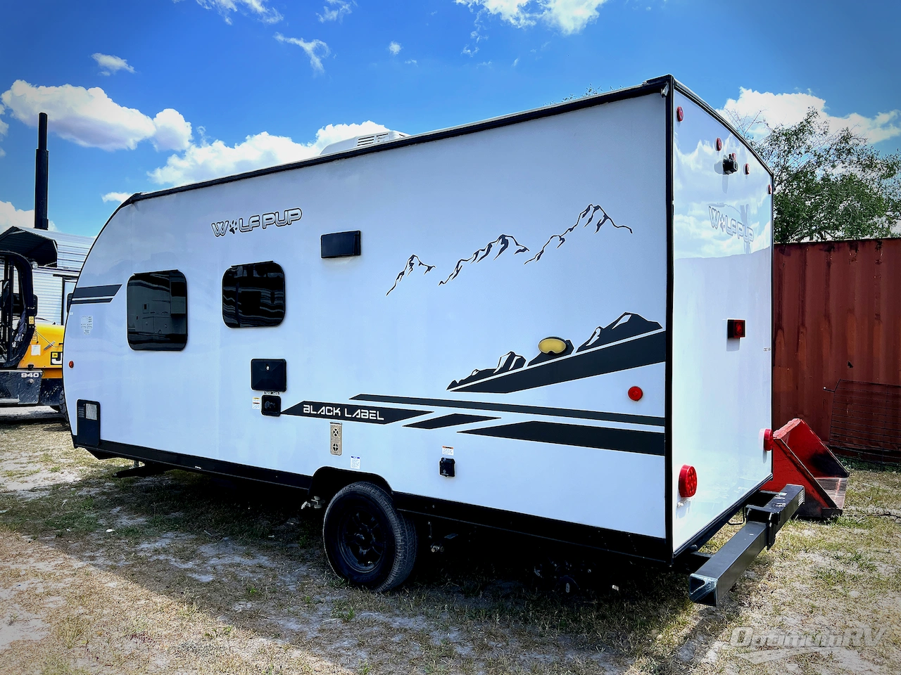 2021 Forest River Cherokee Wolf Pup Black Label 16FQBL Photo 2