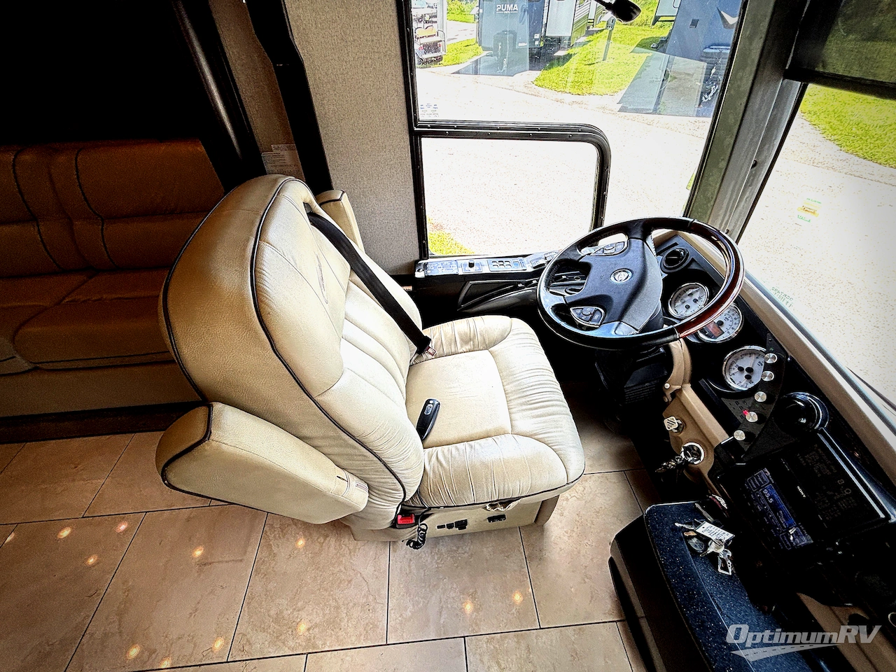 2015 American Coach American Eagle 45B Photo 7