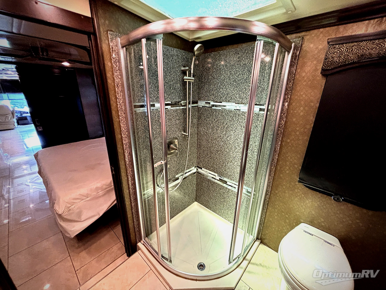 2015 American Coach American Eagle 45B Photo 25