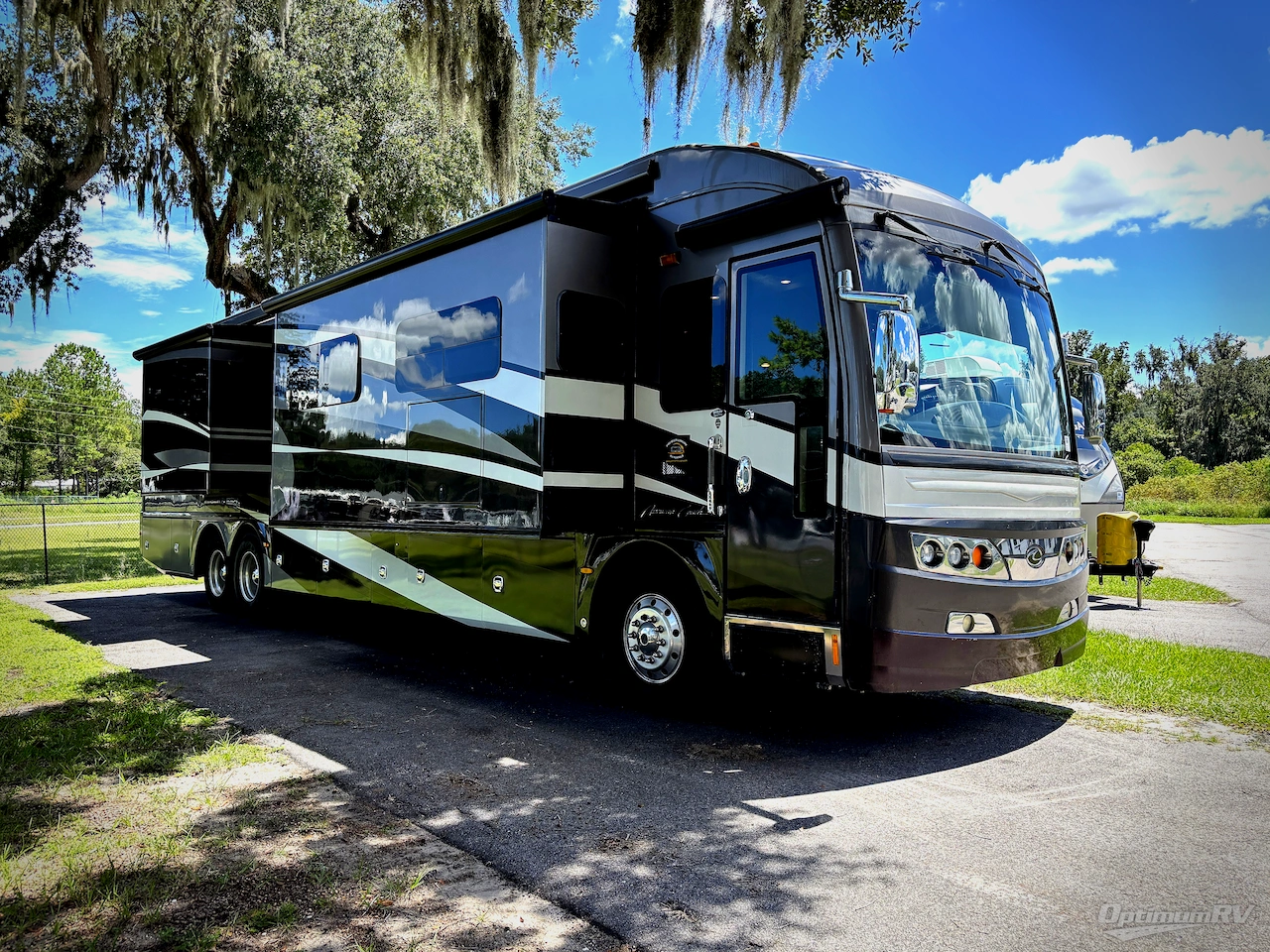 2015 American Coach American Eagle 45B Photo 1