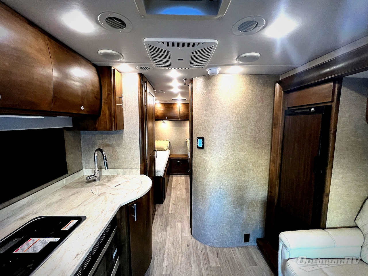 2018 Tiffin Wayfarer 24TW Photo 5