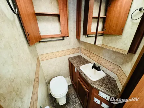 2009 Jayco Greyhawk 31SS RV Photo 4