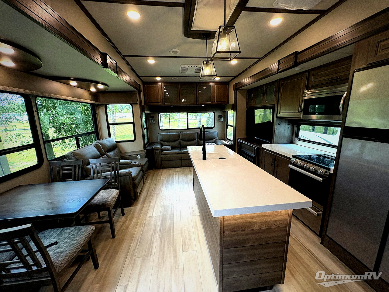 2022 Grand Design Solitude S-Class 2930RL Photo 5