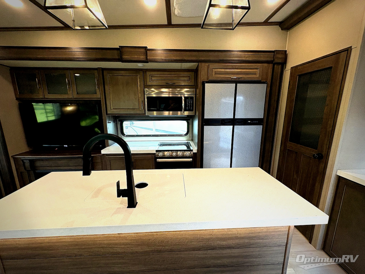 2022 Grand Design Solitude S-Class 2930RL Photo 10
