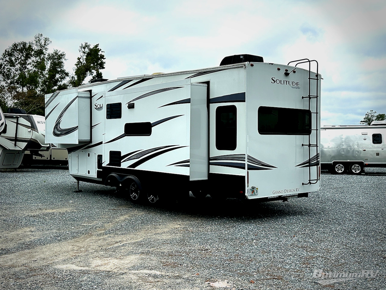 2022 Grand Design Solitude S-Class 2930RL Photo 18