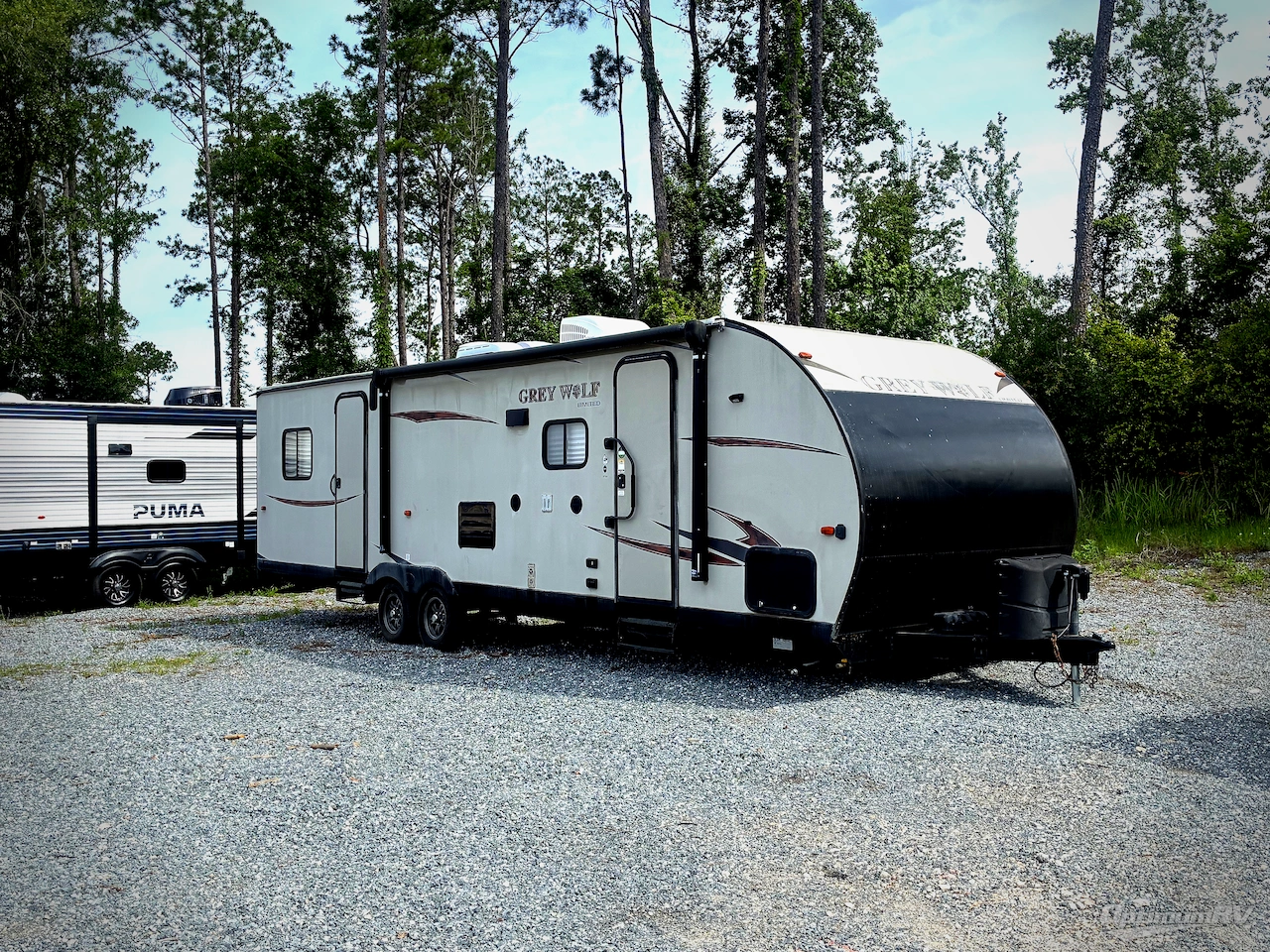 2017 Forest River Cherokee Grey Wolf 27RR Photo 1
