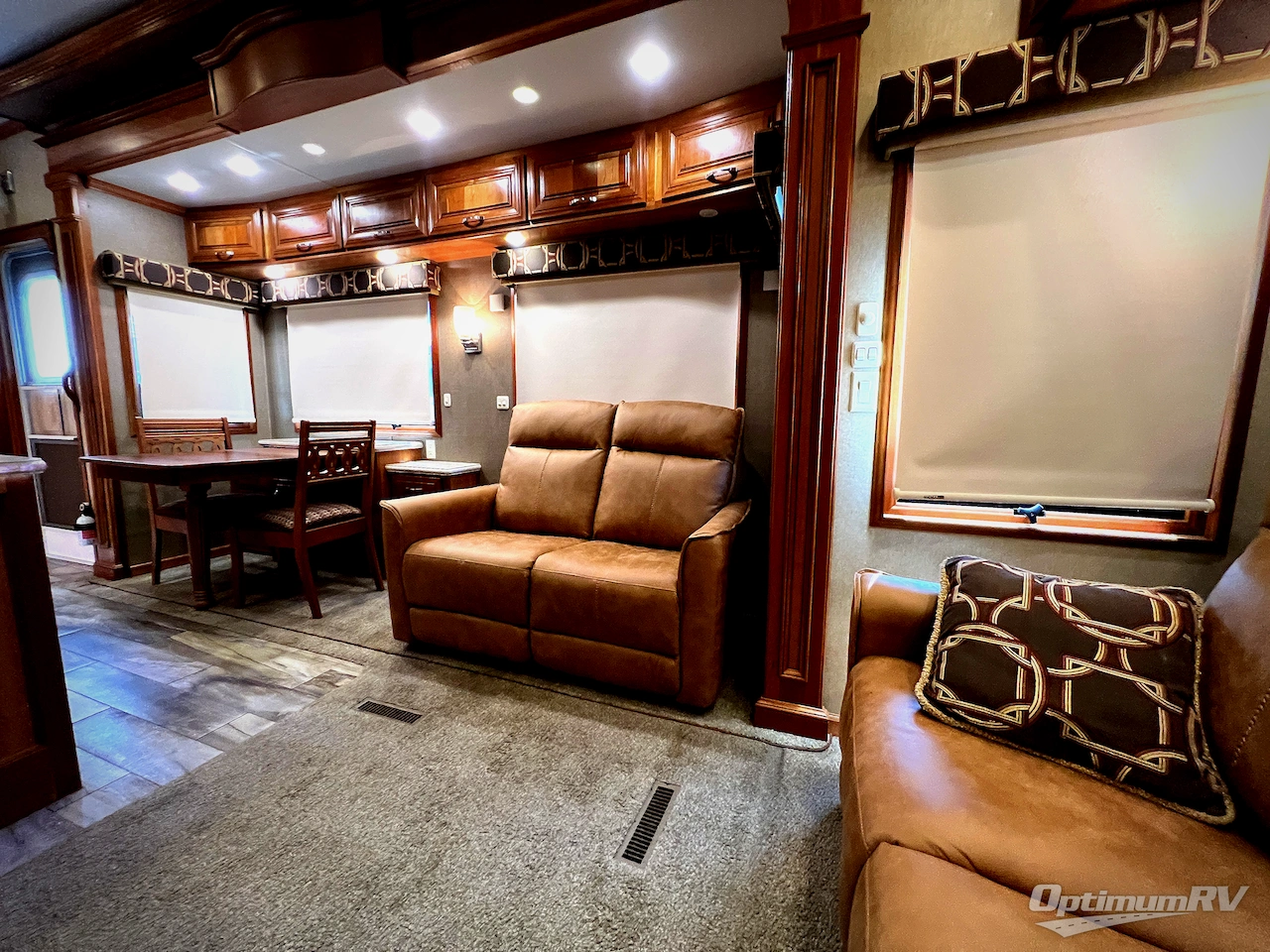 2016 DRV Luxury Suites Mobile Suites 36RSSB3 Photo 9