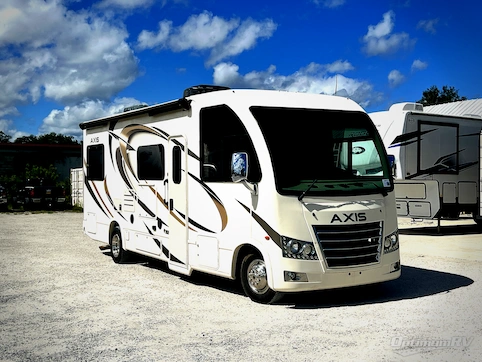 Used 2018 Thor Axis 25.2 Featured Photo