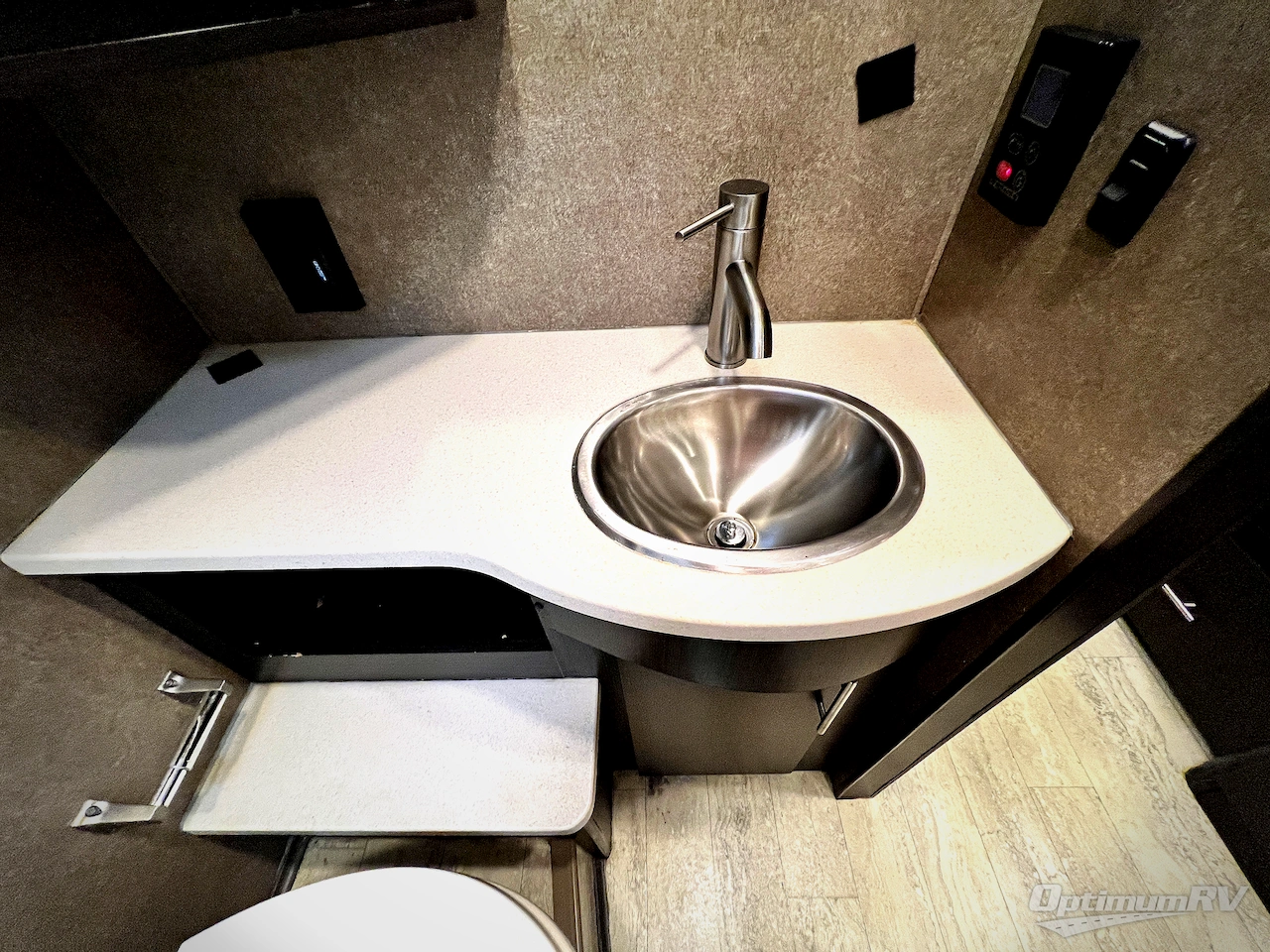 2018 Thor Axis 25.2 Photo 16