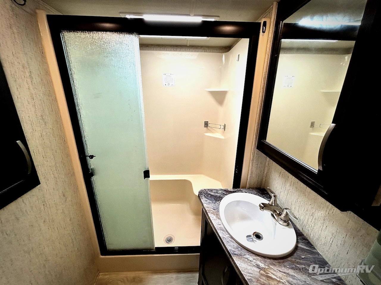 2019 Grand Design Momentum M-Class 351M Photo 10