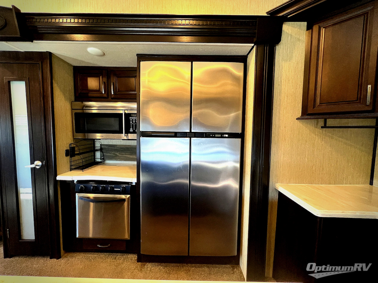 2018 Palomino Columbus F366RL Photo 17