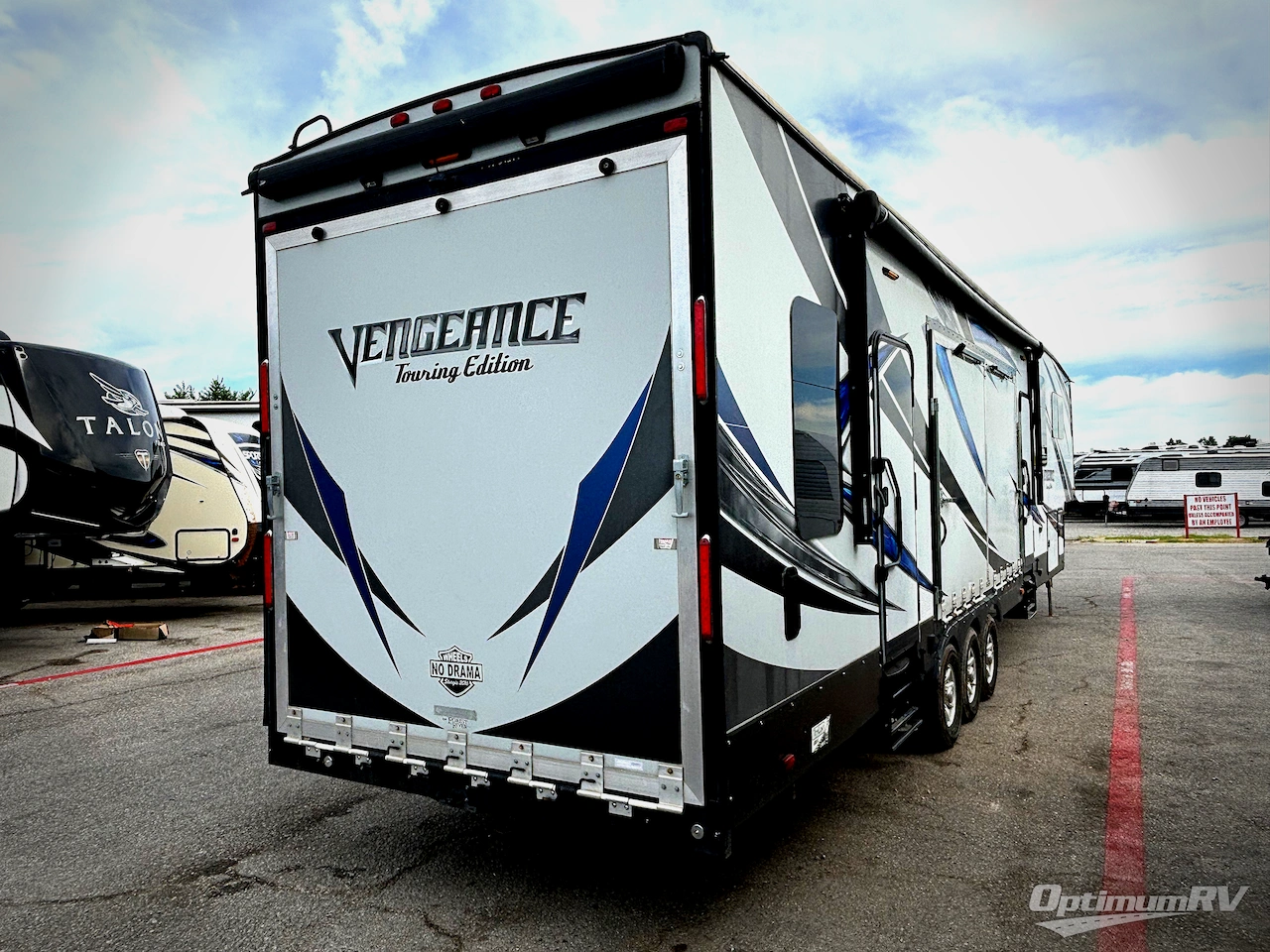 2016 Forest River Vengeance Touring Edition 40D12 Photo 2