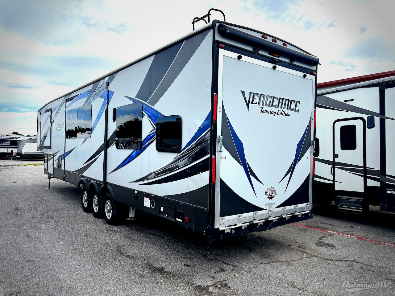 2016 Forest River Vengeance Touring Edition 40D12 Photo 3