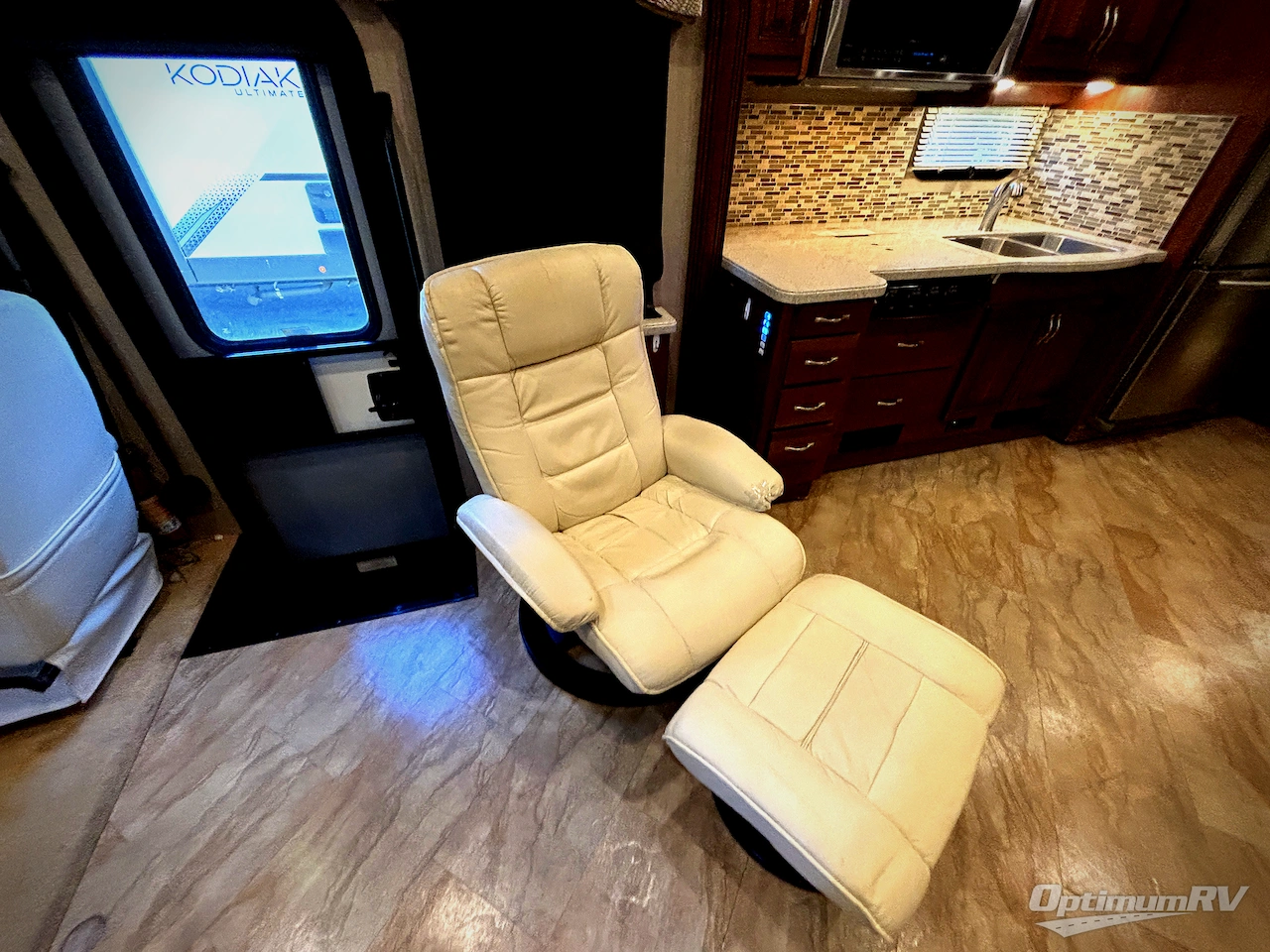 2016 Holiday Rambler Vacationer 34ST Photo 10