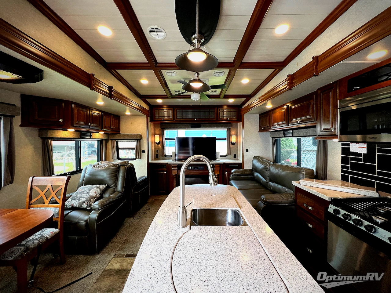 2017 Heartland Bighorn 3010RE Photo 2