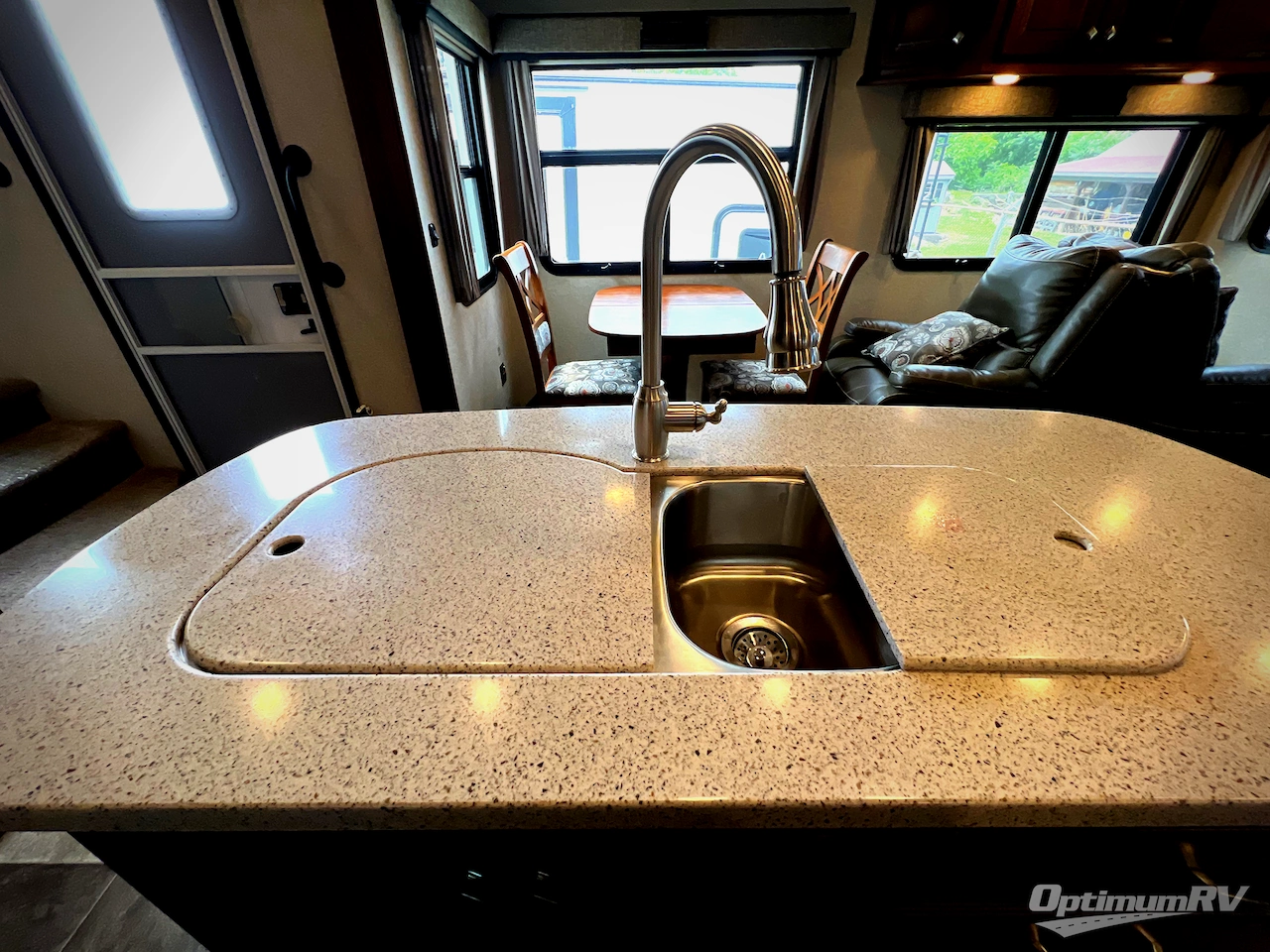 2017 Heartland Bighorn 3010RE Photo 12