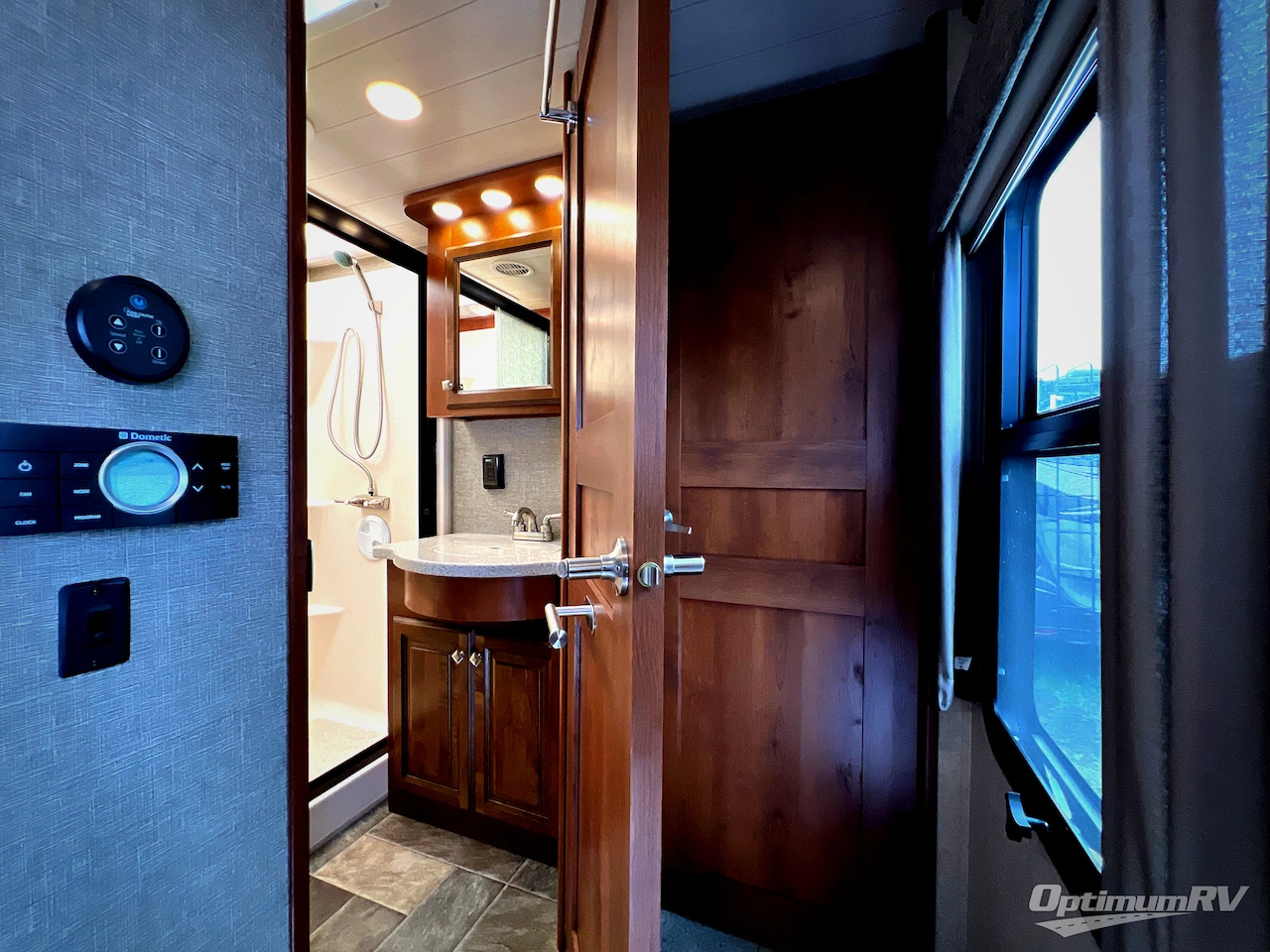 2017 Heartland Bighorn 3010RE Photo 18