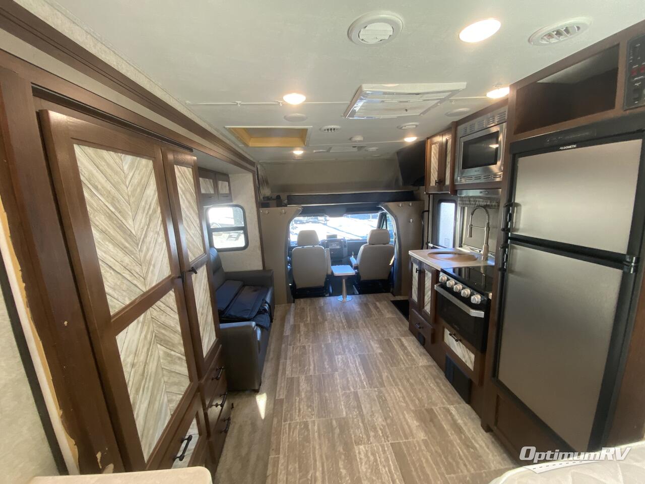 2019 Forest River Sunseeker MBS 2400S Photo 3