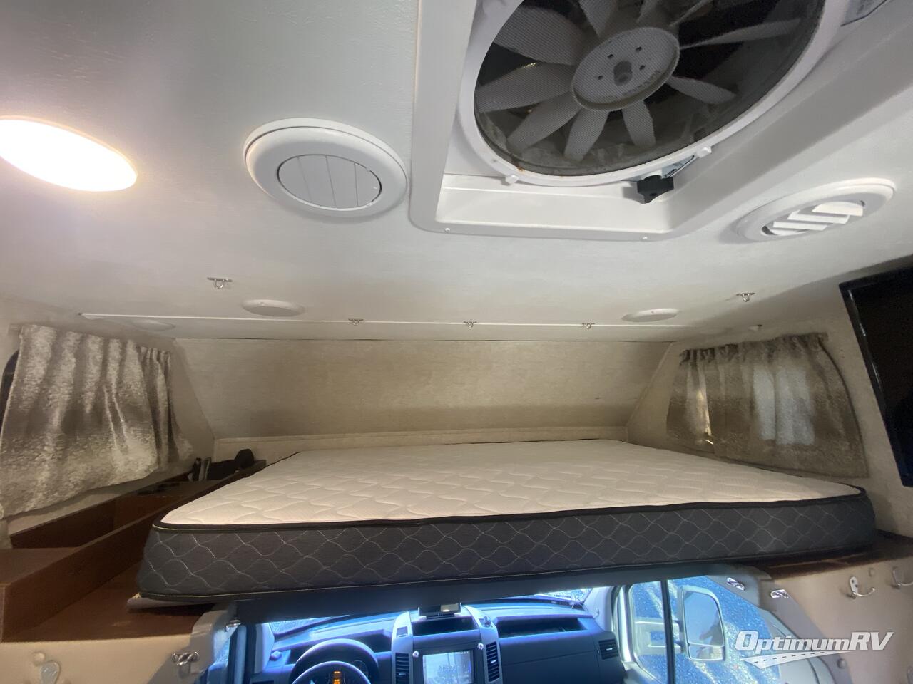 2019 Forest River Sunseeker MBS 2400S Photo 4