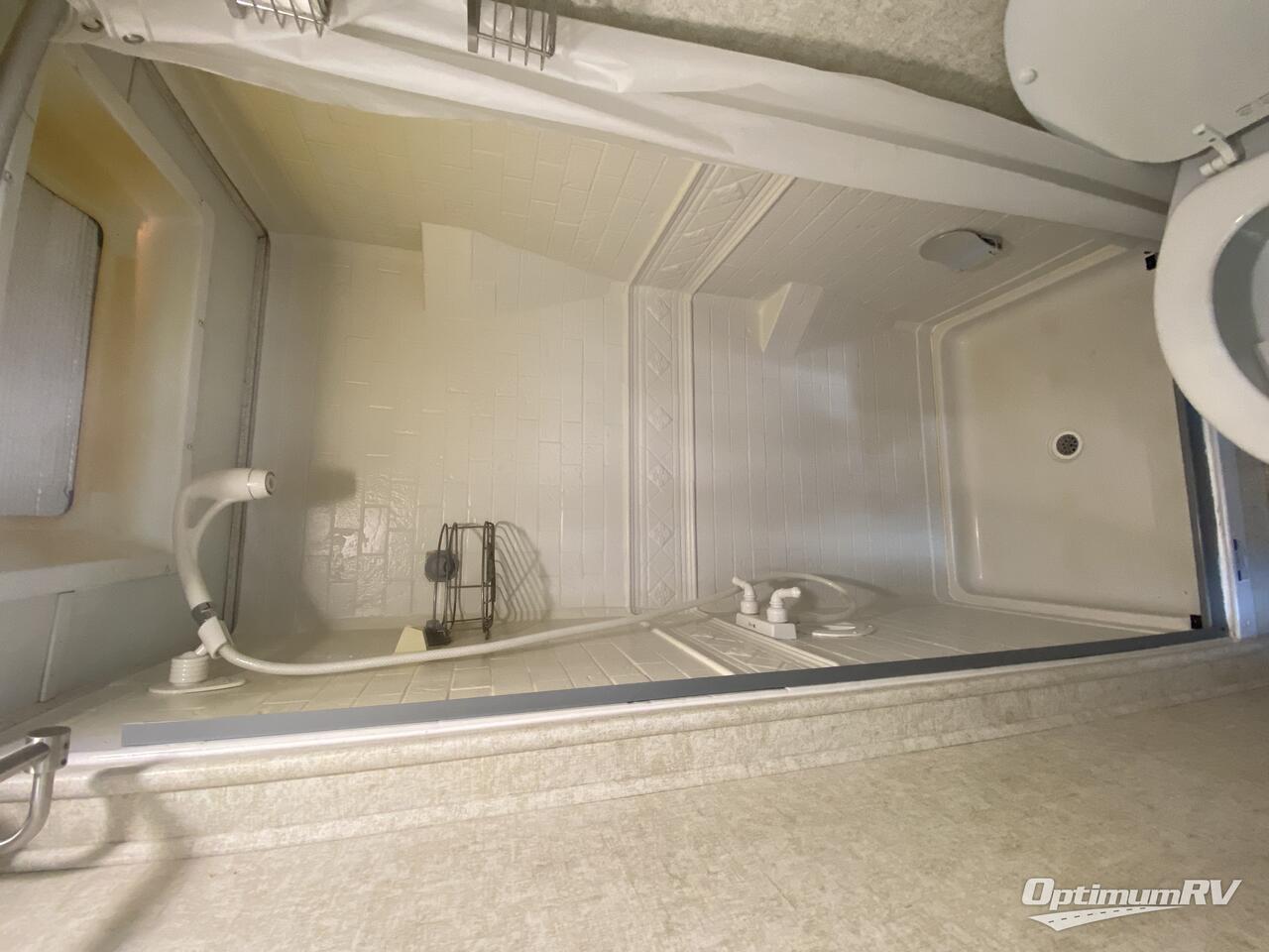 2019 Forest River Sunseeker MBS 2400S Photo 8