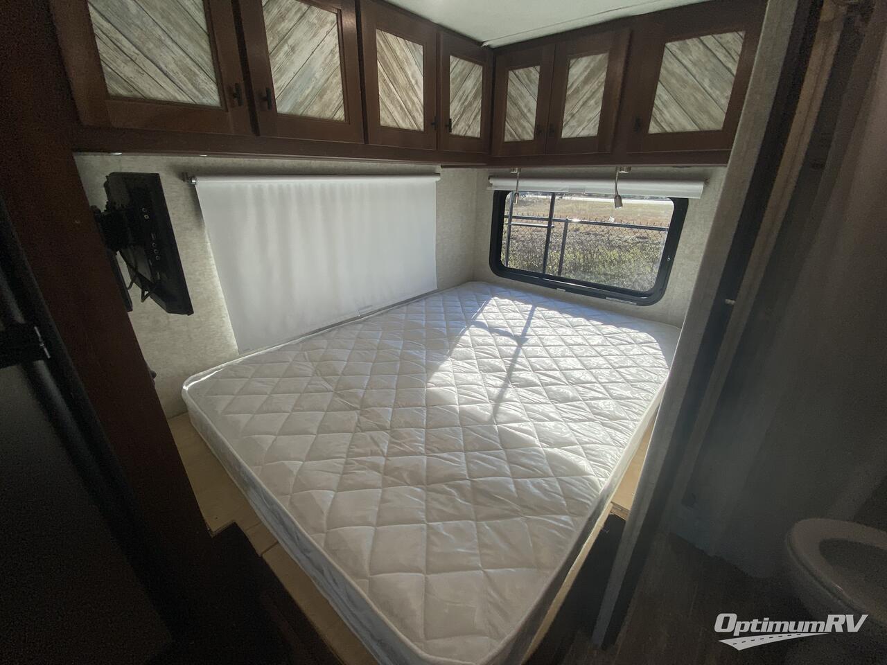 2019 Forest River Sunseeker MBS 2400S Photo 9