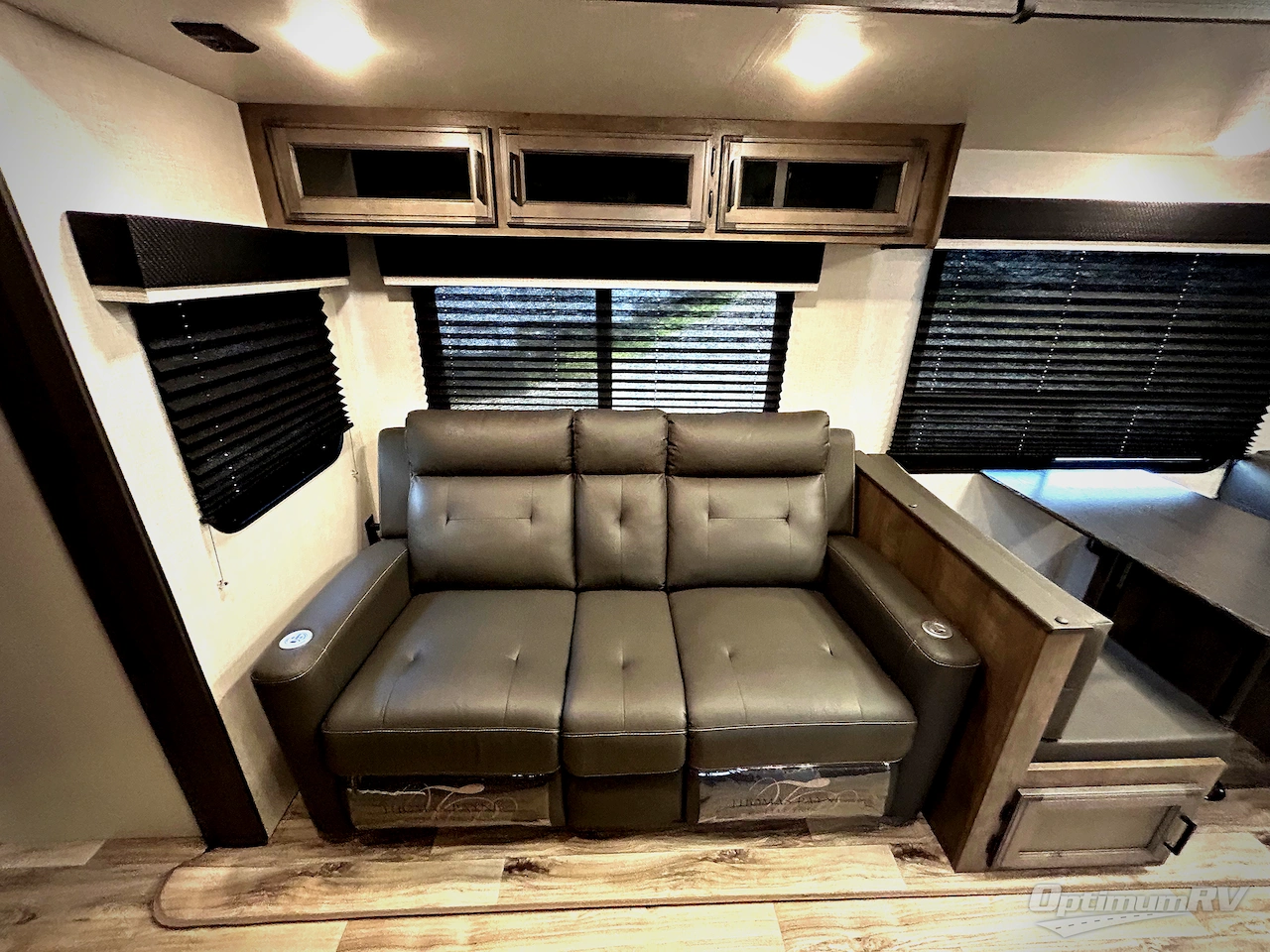 2023 Venture SportTrek M-251VFK Photo 10