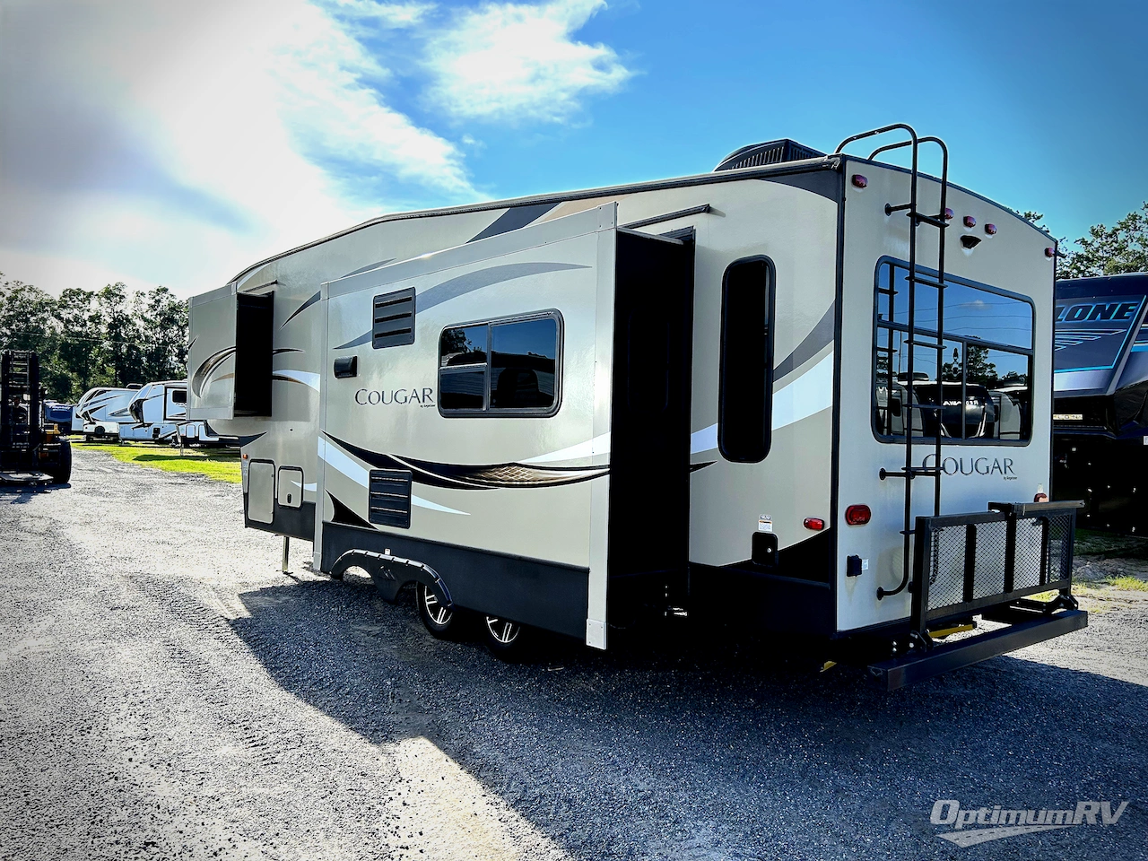 2018 Keystone Cougar Half-Ton Series 28SGS Photo 3