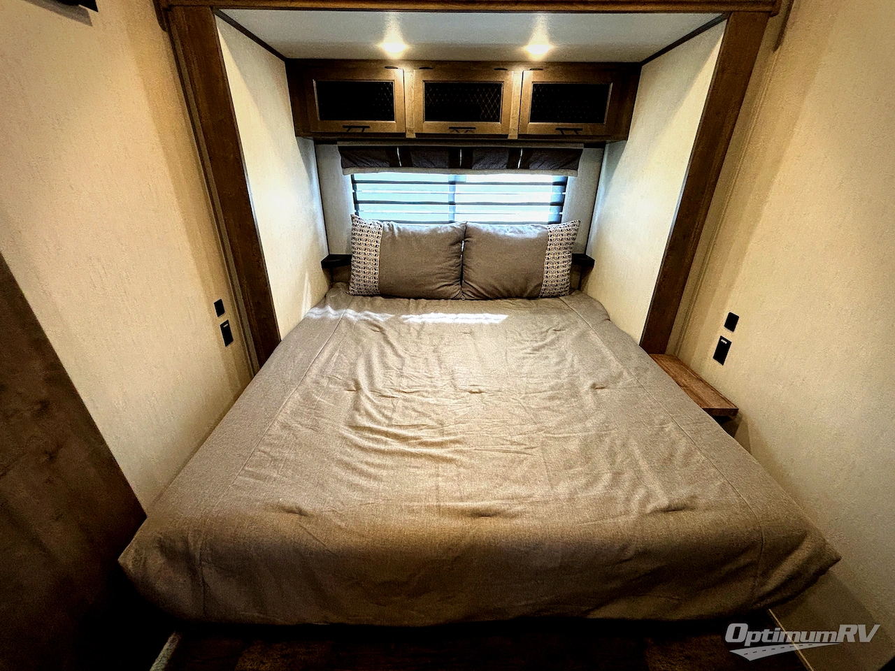 2022 Forest River Sabre 37FLH Photo 18