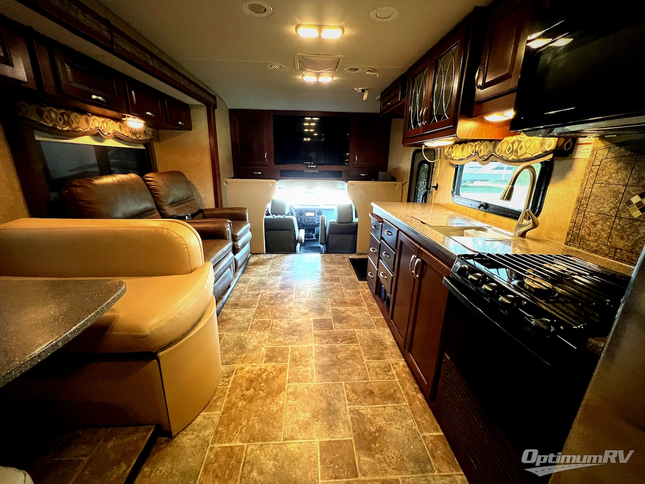 2015 Thor Four Winds Super C 35SK Photo 6