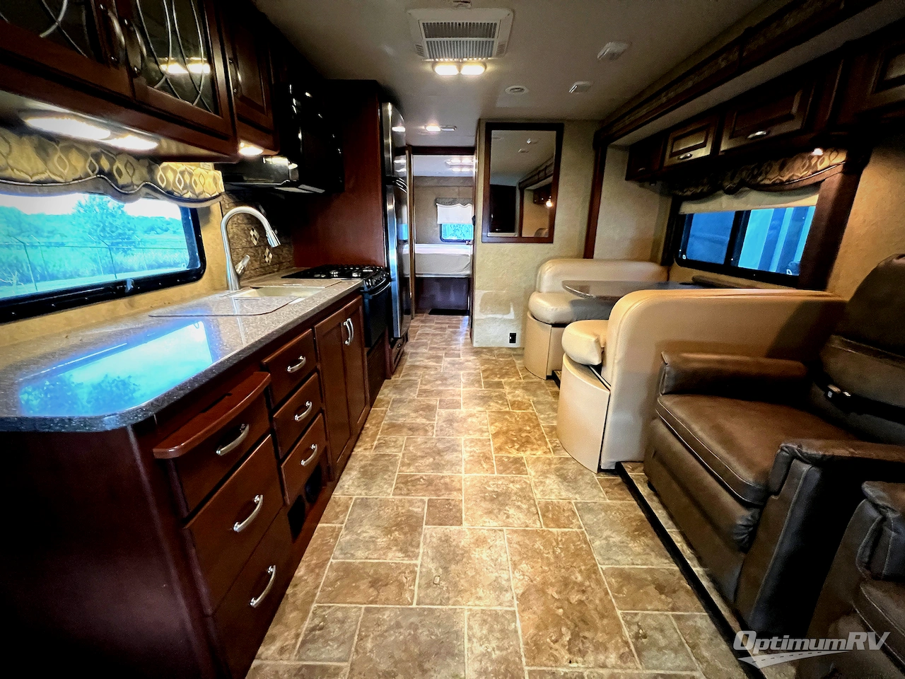 2015 Thor Four Winds Super C 35SK Photo 22